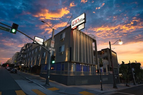 인 온 브로드웨이