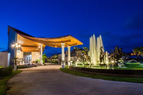 골드 차리엇 풀 빌라