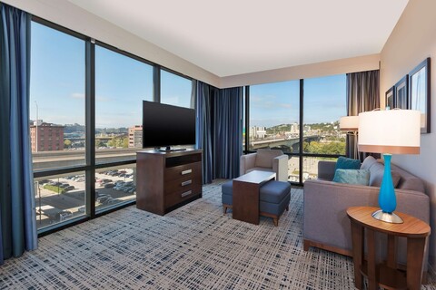 홈우드 스위트 바이 힐튼 피츠버그 다운타운