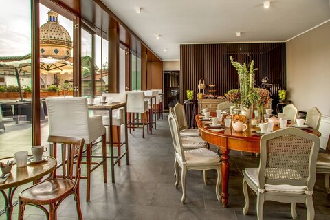 더 B 플레이스 호텔