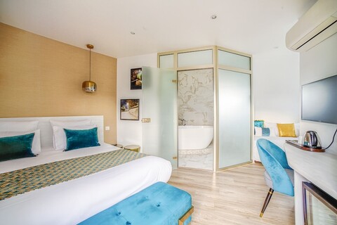 퀸즈 부티크 호텔