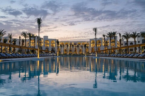 세리 비치 리조트