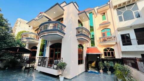 Hotel Starline near Iffco Chowk Metro, Gurgaon