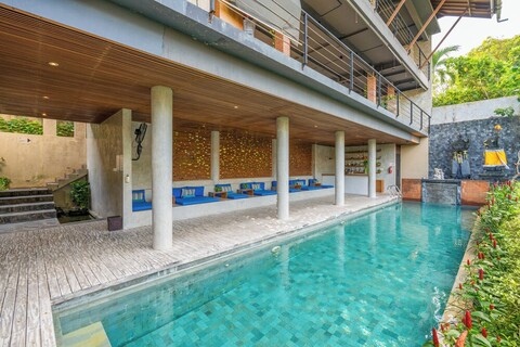 마카 빌라 & 레지던스, 우말라스