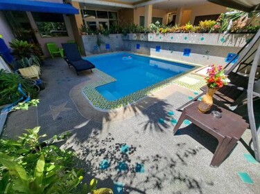 Lily Holiday hotel 百合假日酒店