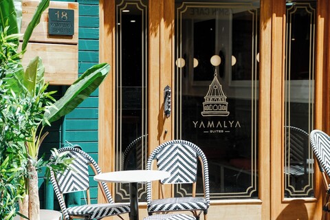 야말야 스위트 호텔