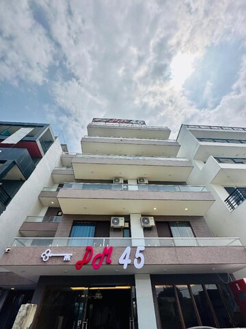 HOTEL DM 45- GURGAON CENTRAL