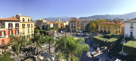 라 카사 델로롤로조 - 메인 스퀘어