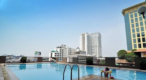 로열 란나 호텔