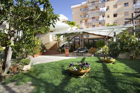 앤지올리나 렐레