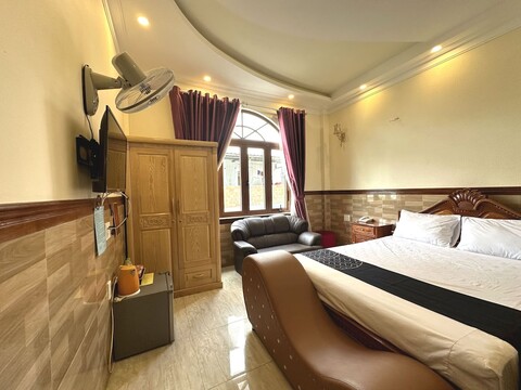 캐피탈 O 1198 딘로안 호텔