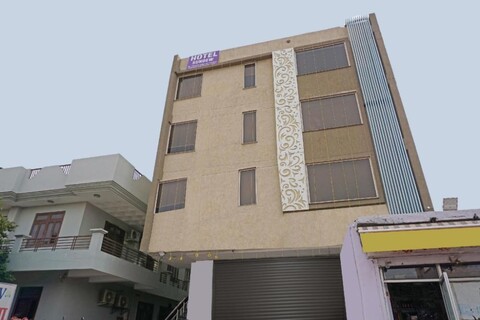 Hotel O Silver Inn Durgapura Railway Station