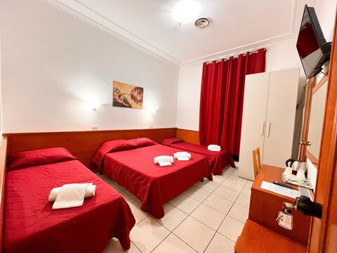 Alius And Freerome Hotel