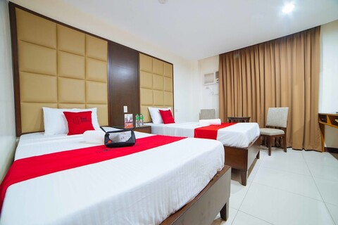 레드도어즈 니어 앤젤레스 유니버시티 파운데이션