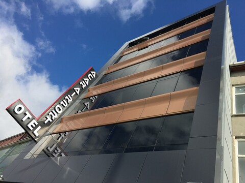 아카르 공항 호텔 플러스