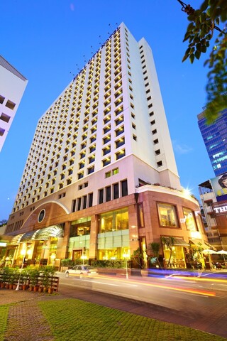 더 로열 시티 호텔