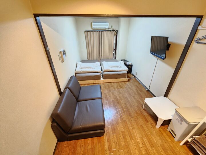 room detail thumbnail 1