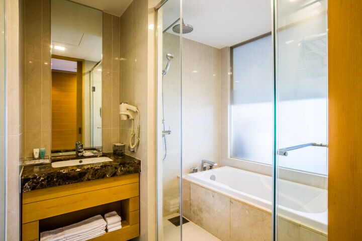 room detail thumbnail 1