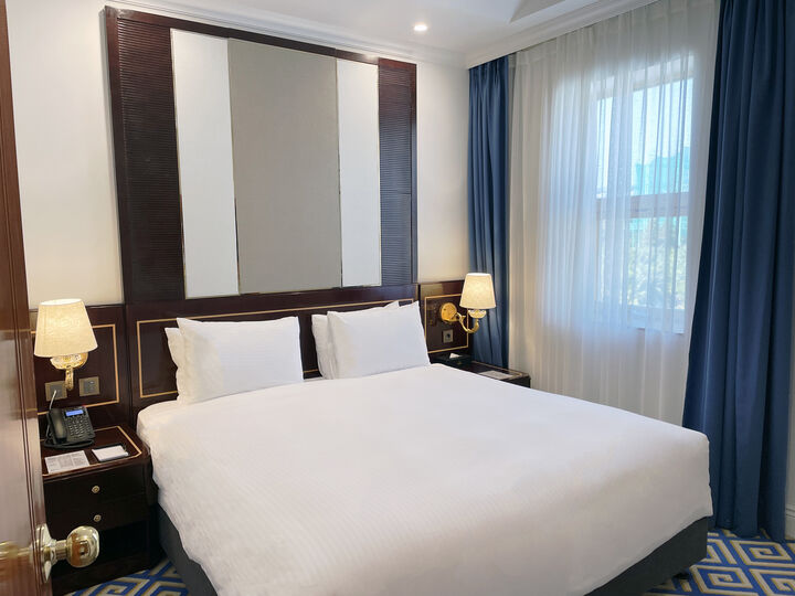room detail thumbnail 1
