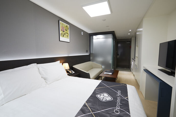 room detail thumbnail 0