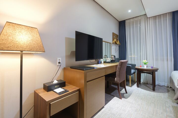 room detail thumbnail 0