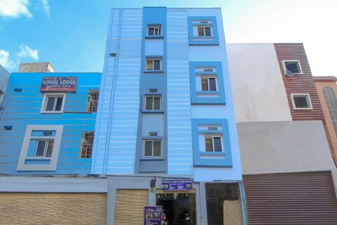 SPOT ON 81775 MOHIT GOKUL LODGE NEW LUXURY ROOM'S NEAR SECUNDERABAD RAILWAY STATION