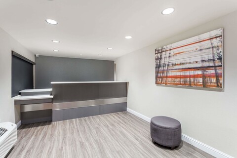 데이즈 인 바이 윈덤 요세미티 에어리어