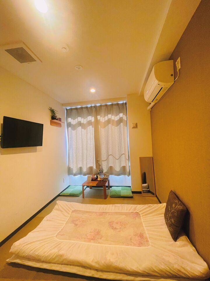 room detail thumbnail 0