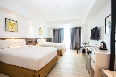 크라운 리젠시 호텔 앤드 타워스