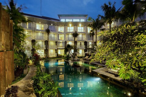 더 1O1 발리 폰타나 세미니악