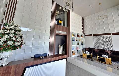 HANZ The Moon Hotel 3