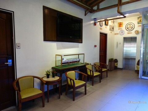 타임 트래블러스 호텔