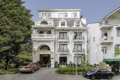 TTR 문스톤 아파트 호텔