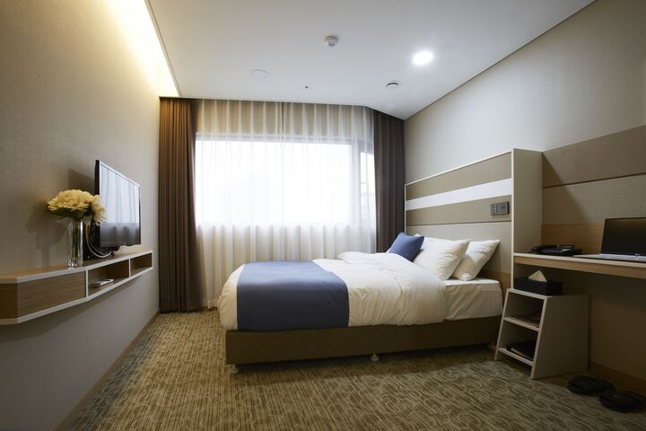 room detail thumbnail 0