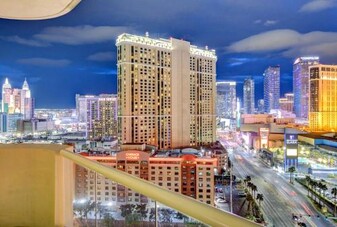 Lucky Gem Penthouse & Luxury Suites at MGM Signature Resort, Balcony Strip View 1607