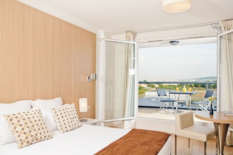 레지드홈 카리에르 라데팡스