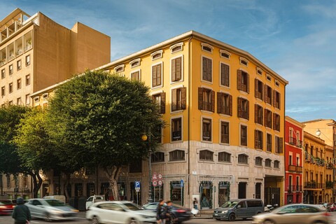 어반 카랄리스 바이 아코모도