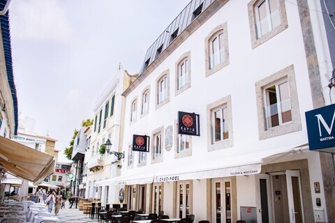 카비아  호텔  두 라르고