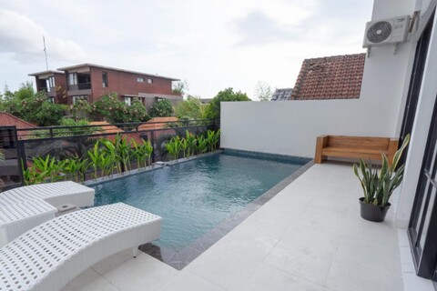 The Lavana Manhattan Seminyak Loft 360 (3 Bedroom with Private Pool & Breakfast)