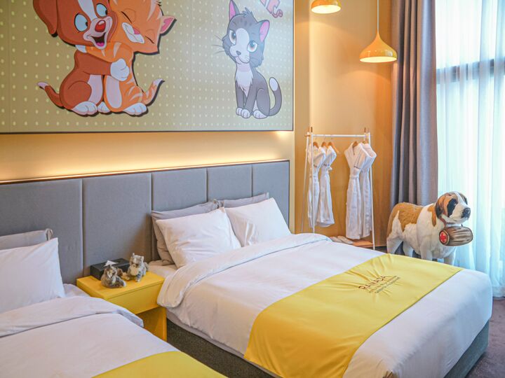 room detail thumbnail 1