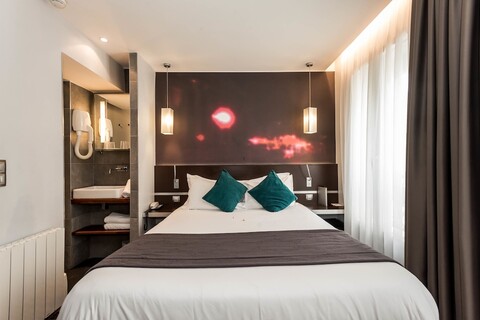 호텔 뤼미에흐 몽마르트르 파리