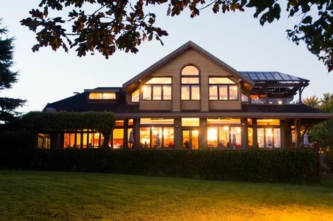 스피나커스 브루펍 & 게스트하우스