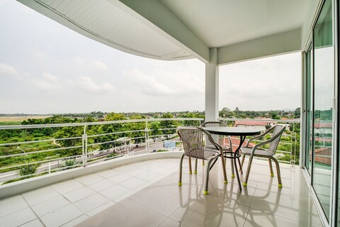 캐피탈 O 998 더 매그놀리아스 파타야 부티크 리조트