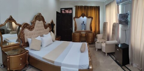 로얄 블루 인 게스트 하우스 E-11