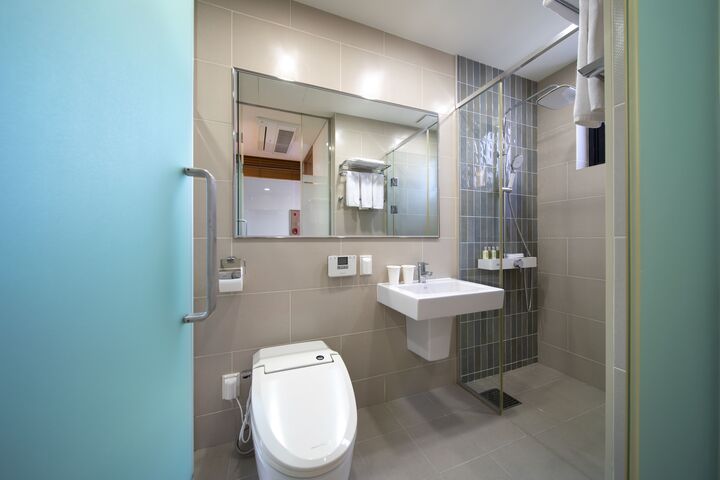 room detail thumbnail 2