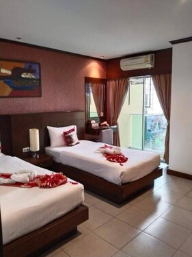 LUCKY WAYS PATONG HOTEL