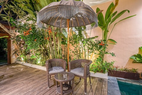 프랑지파니 빌라 쿠닝 앳 베라와