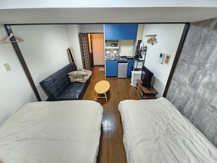 room detail thumbnail 1