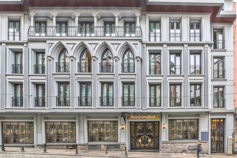 골든 로열 호텔 & 스파