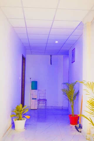 룸샬라 124 로얄 인 로히니